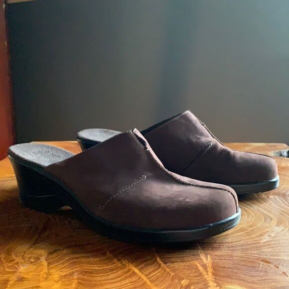 Clarks Brown Nubuck Suede Leather Clogs Mules - Picture 2 of 7